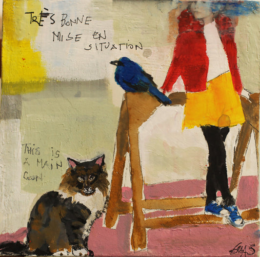 Tableau original carré "This is a Maine Coon" de l'artiste Béatrice Graas. Œuvre en technique mixte sur bois avec finition résine brillante, représentant un chat Maine Coon au premier plan, un oiseau bleu posé sur un chevalet et une silhouette féminine en veste rouge sur un fond abstrait jaune et rose avec des inscriptions calligraphiées.