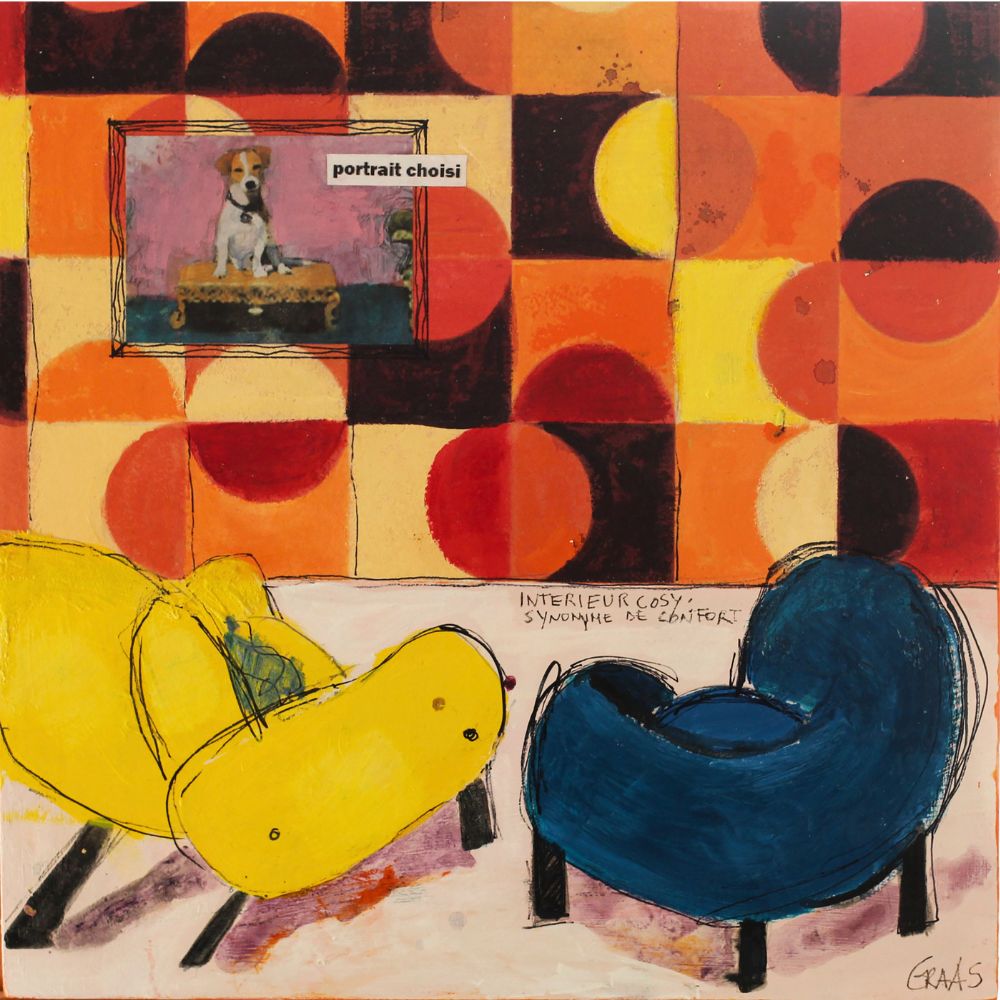 Peinture contemporaine colorée représentant un intérieur cosy avec deux fauteuils (jaune et bleu) devant un mur aux motifs géométriques orange et noirs. Un petit portrait de chien Jack Russell est accroché au mur.